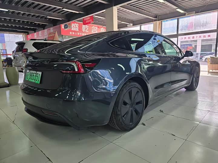 Фото 5 - Tesla Model 3