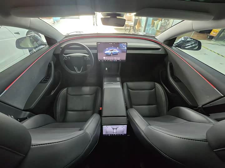 Фото 7 - Tesla Model 3