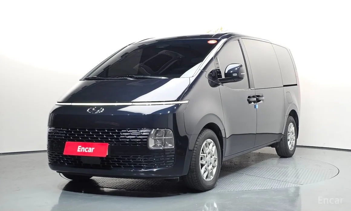 Фото 1 - Hyundai Staria