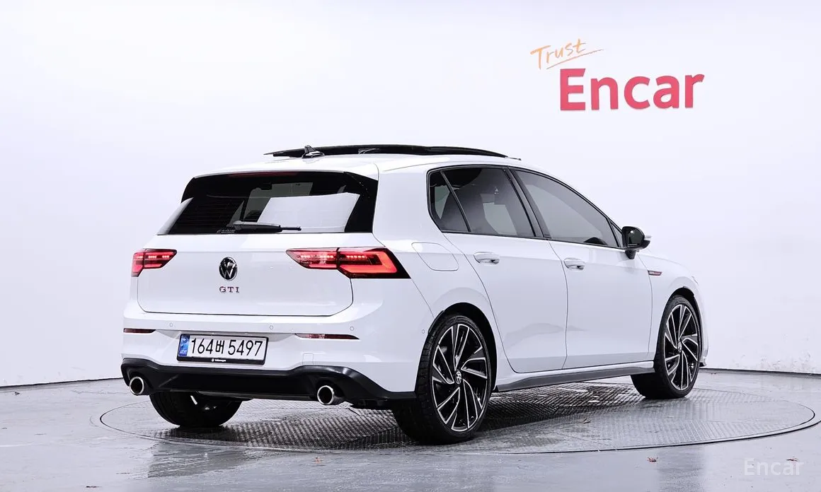 Фото 2 - Volkswagen Golf