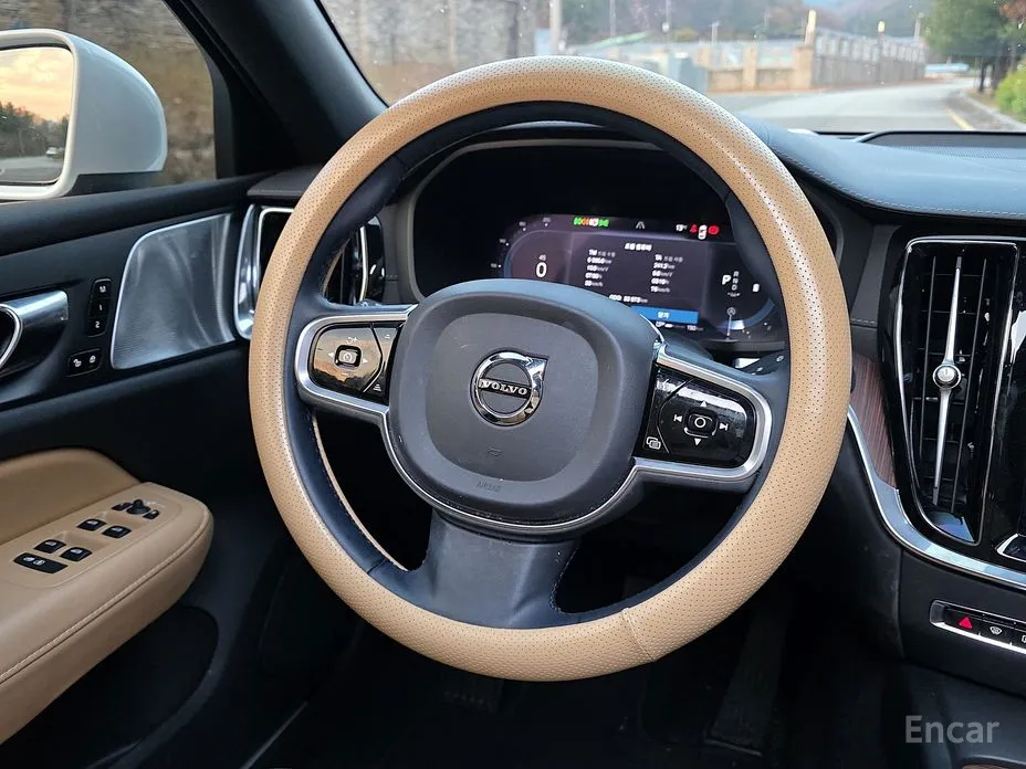 Фото 13 - Volvo V60