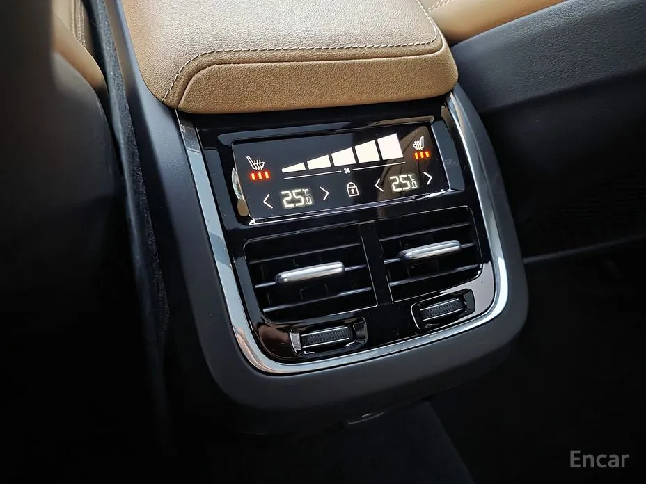 Фото 19 - Volvo V60