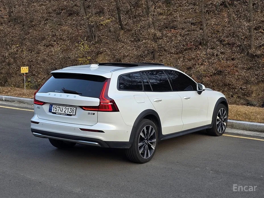 Фото 8 - Volvo V60