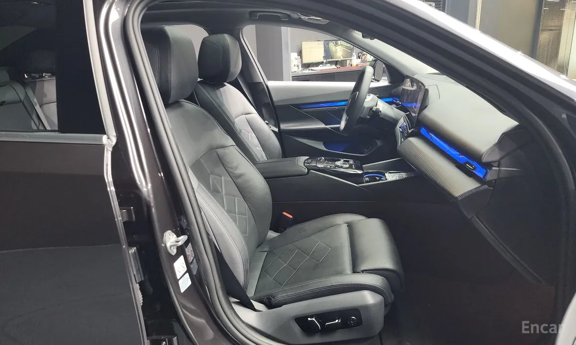 Фото 11 - BMW i5