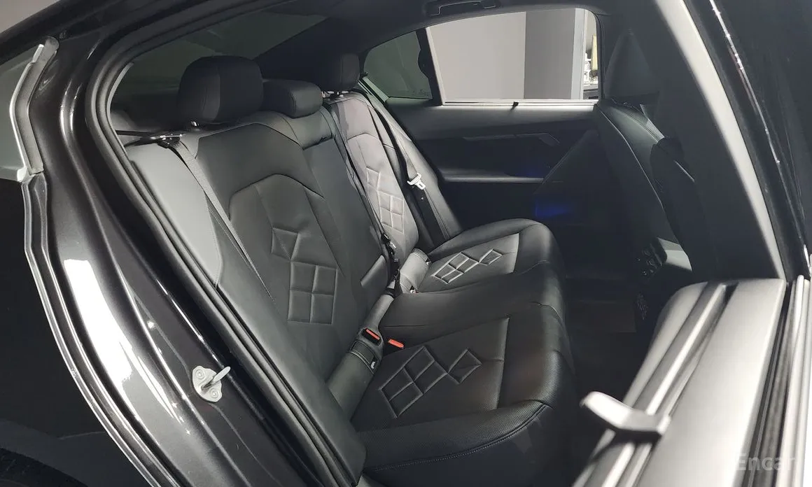 Фото 12 - BMW i5