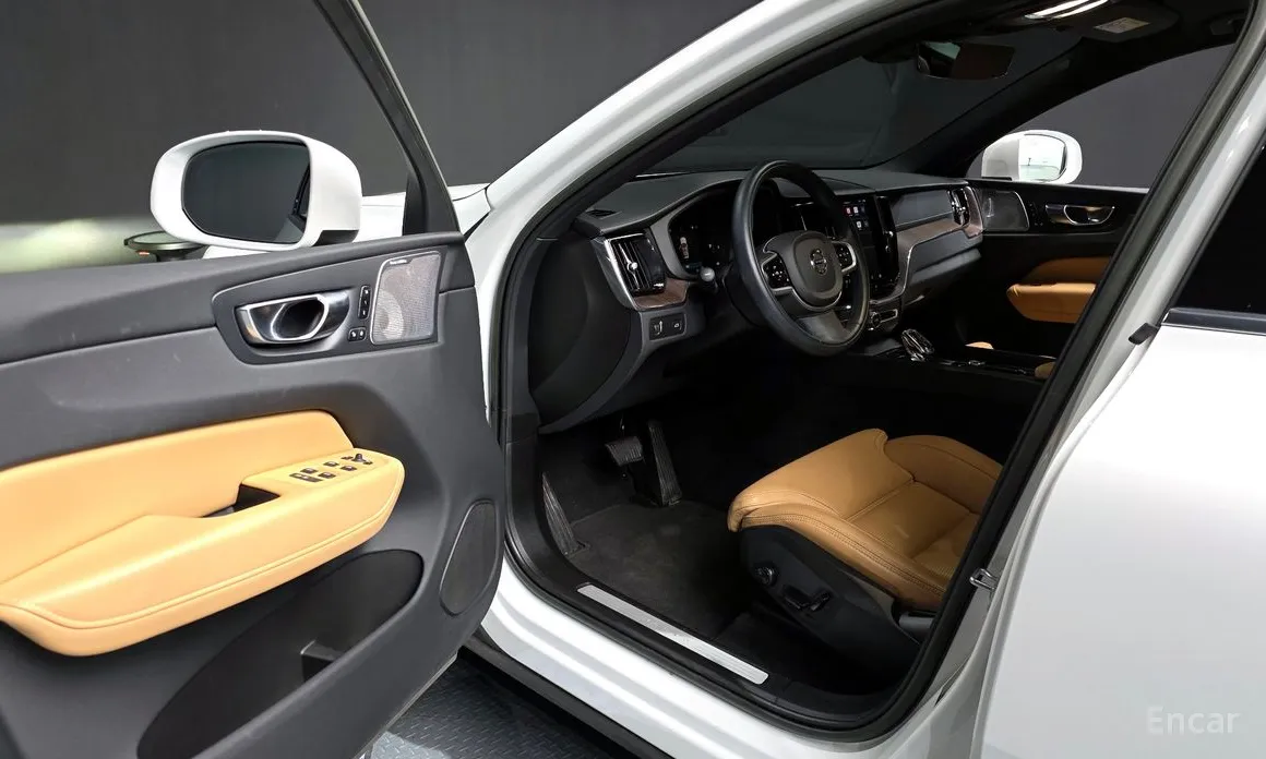 Фото 10 - Volvo XC60