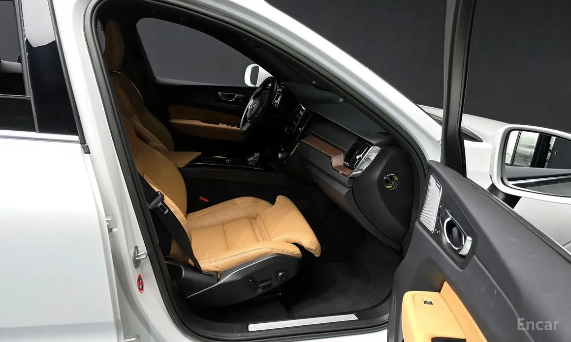 Фото 11 - Volvo XC60