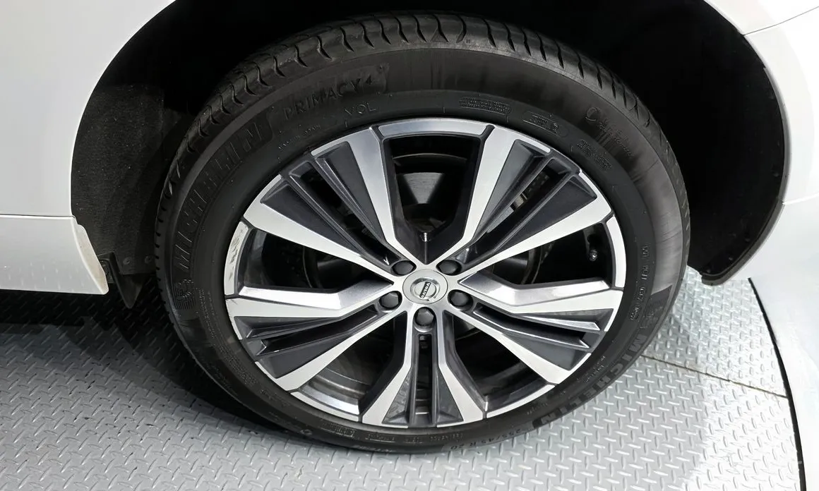 Фото 5 - Volvo XC60