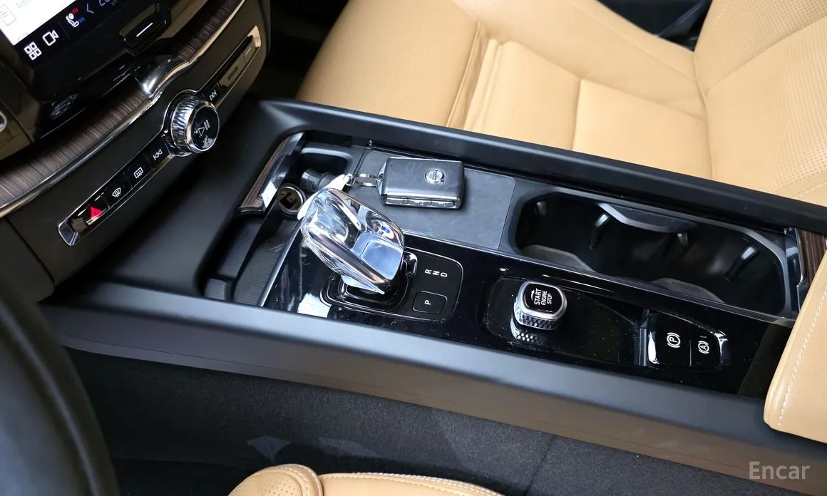 Фото 9 - Volvo XC60