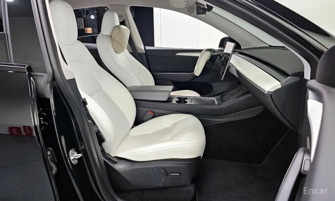 Фото 10 - Tesla Model Y