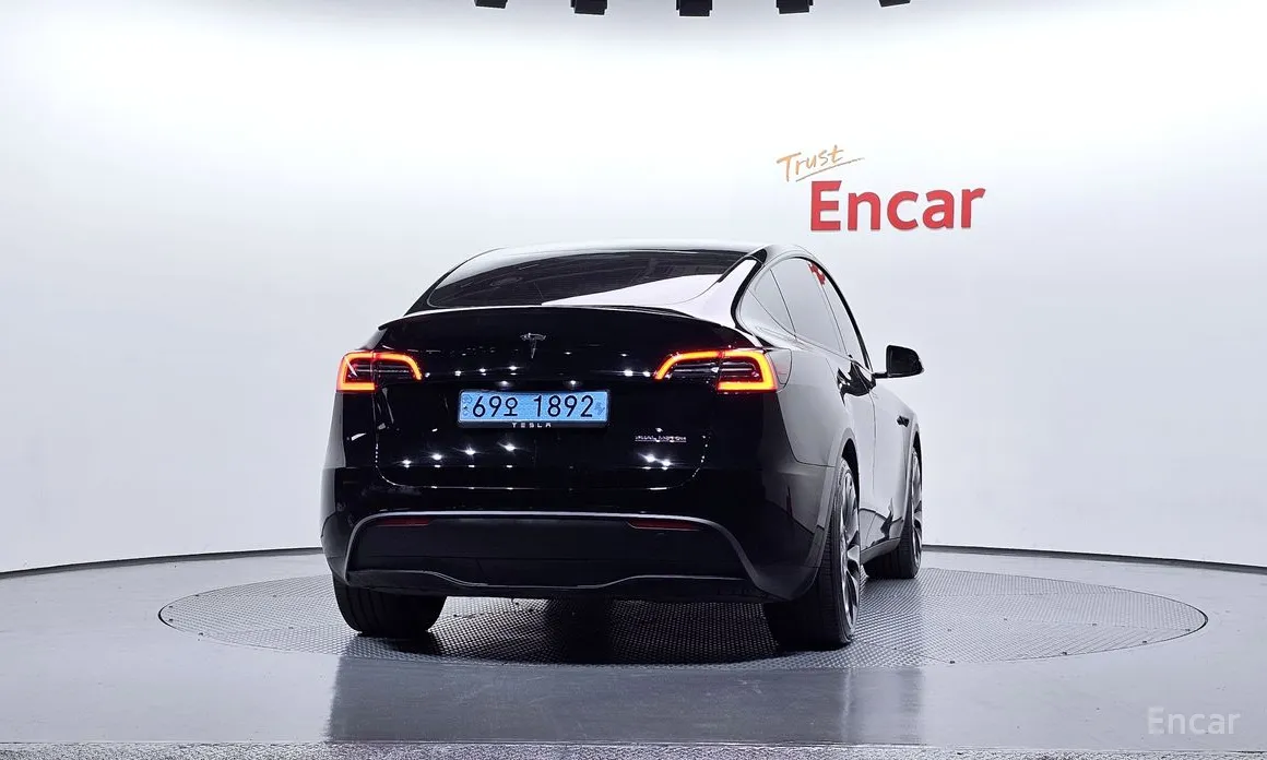 Фото 4 - Tesla Model Y