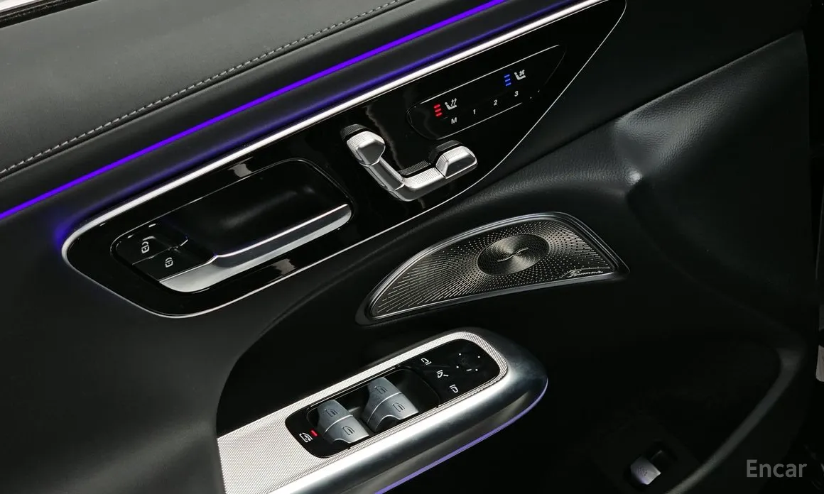 Фото 18 - Mercedes-Benz E-Class