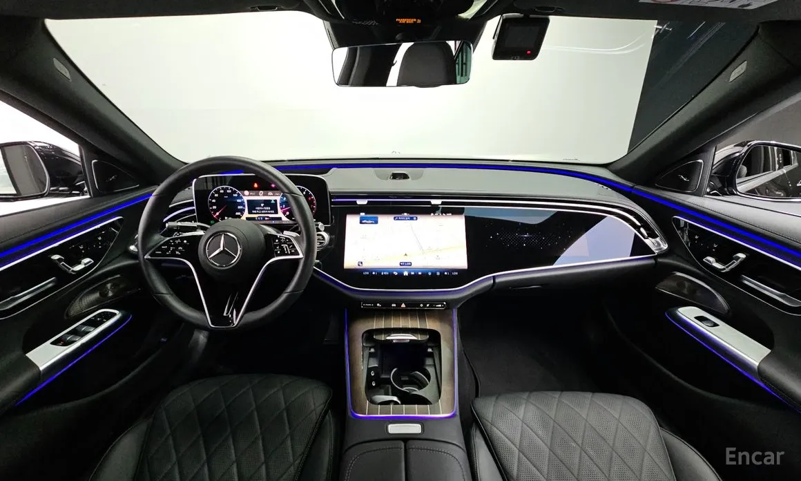 Фото 7 - Mercedes-Benz E-Class