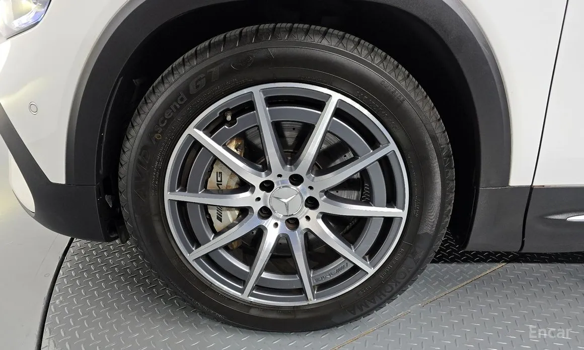 Mercedes-Benz GLB-Class 2020 AMG GLB35 4MATIC