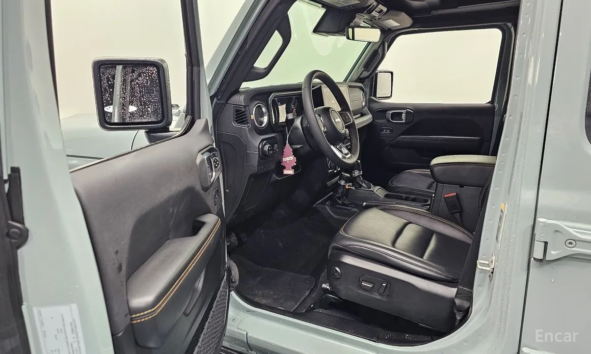 Фото 10 - Jeep Wrangler