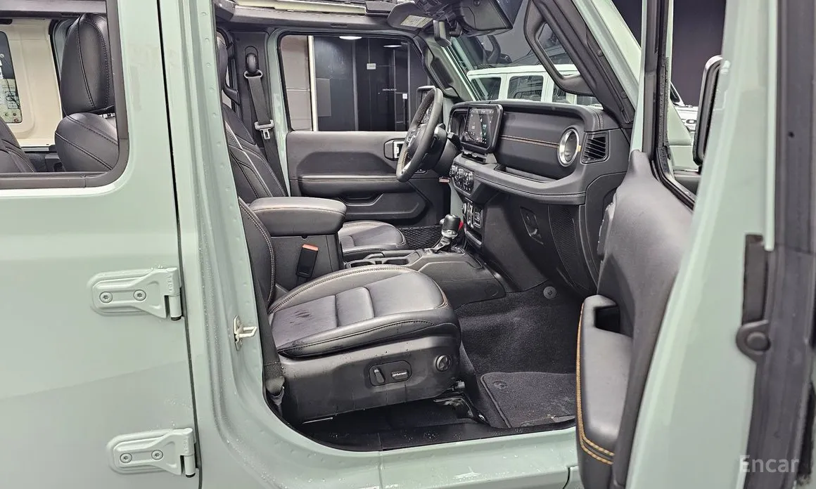 Фото 11 - Jeep Wrangler