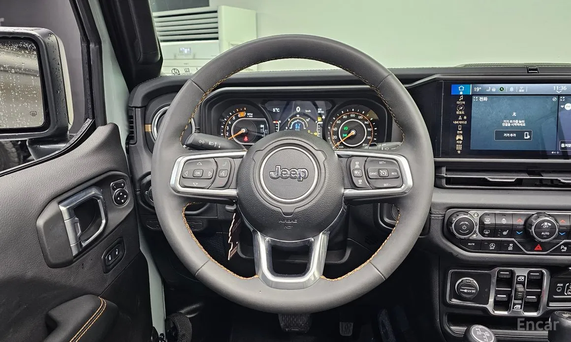 Фото 13 - Jeep Wrangler