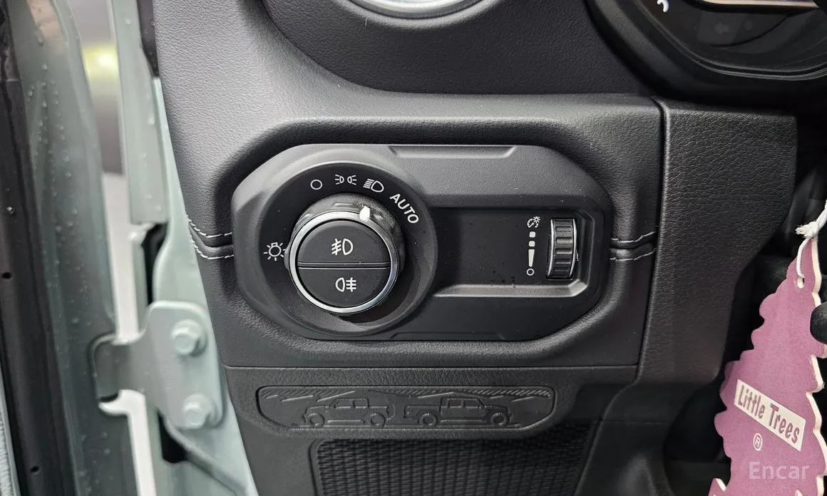 Фото 18 - Jeep Wrangler