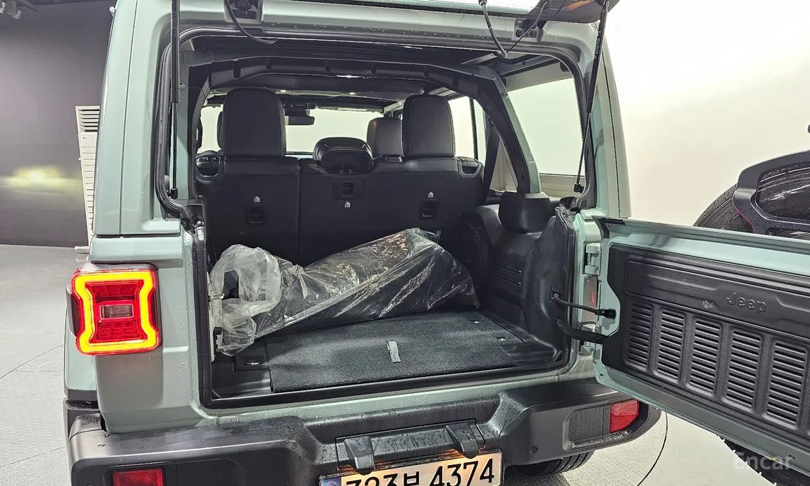 Фото 20 - Jeep Wrangler