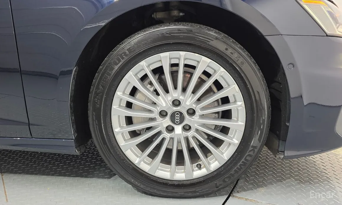 Фото 5 - Audi A6