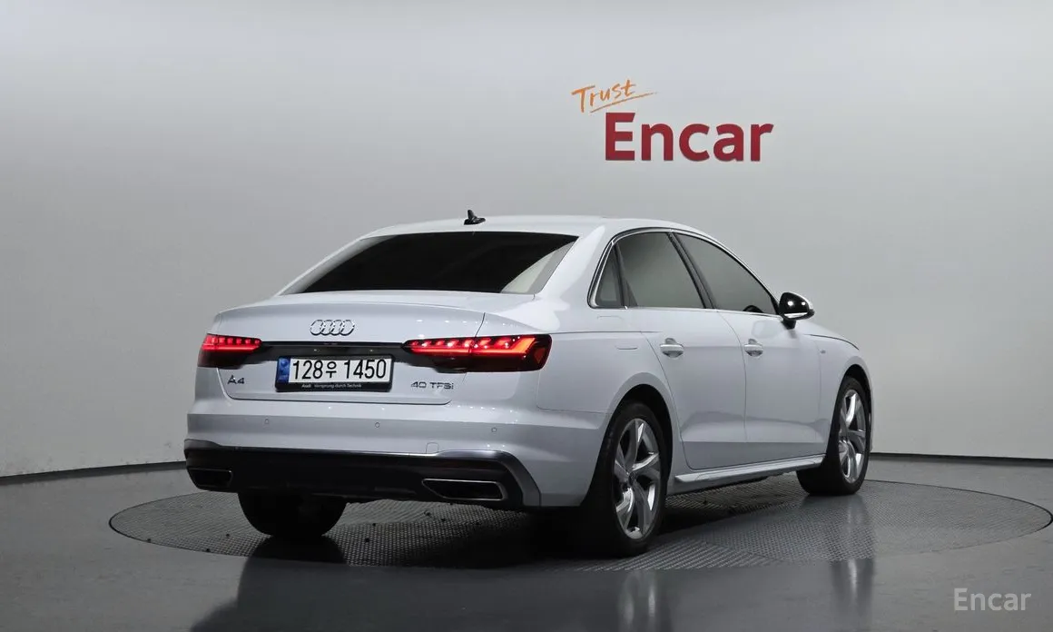 Фото 2 - Audi A4