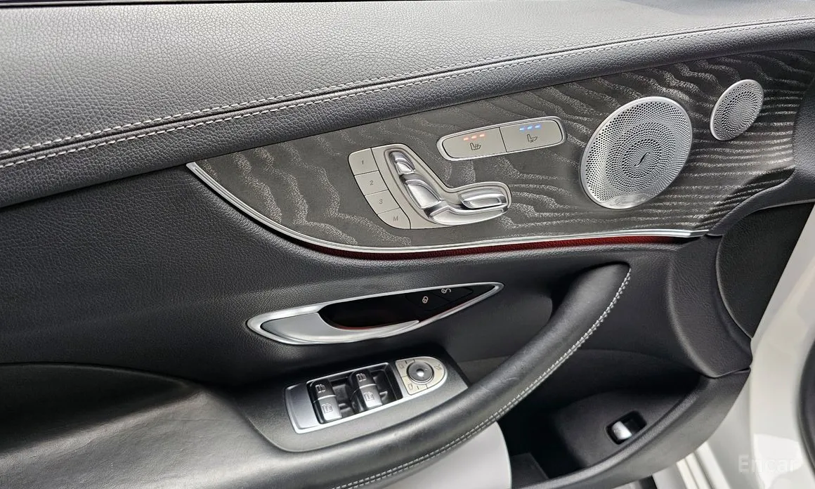 Фото 19 - Mercedes-Benz E-Class