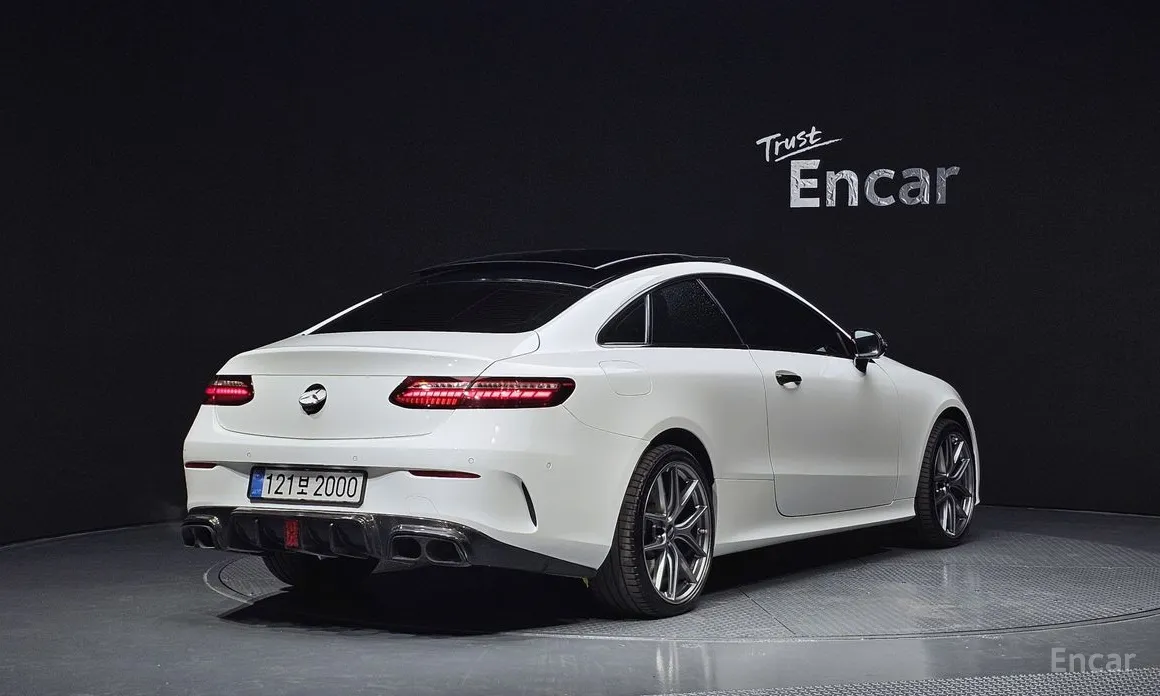 Фото 2 - Mercedes-Benz E-Class