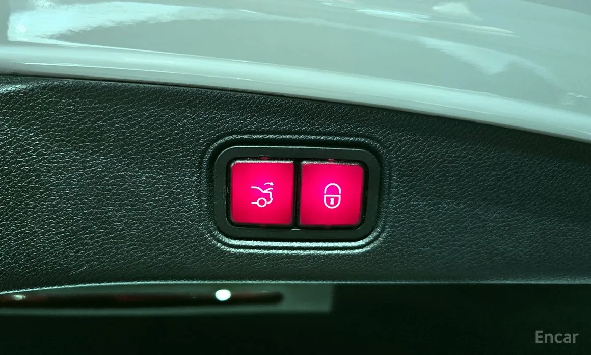 Фото 20 - Mercedes-Benz E-Class