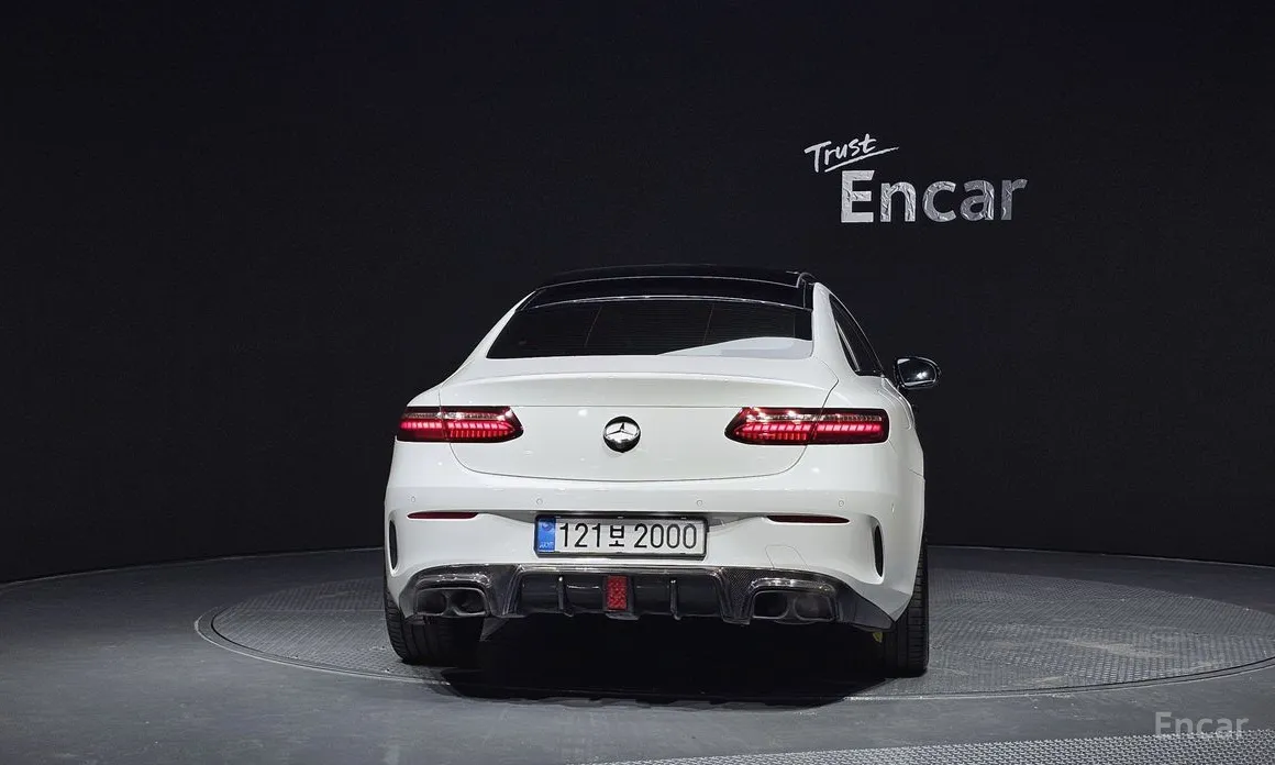 Фото 4 - Mercedes-Benz E-Class