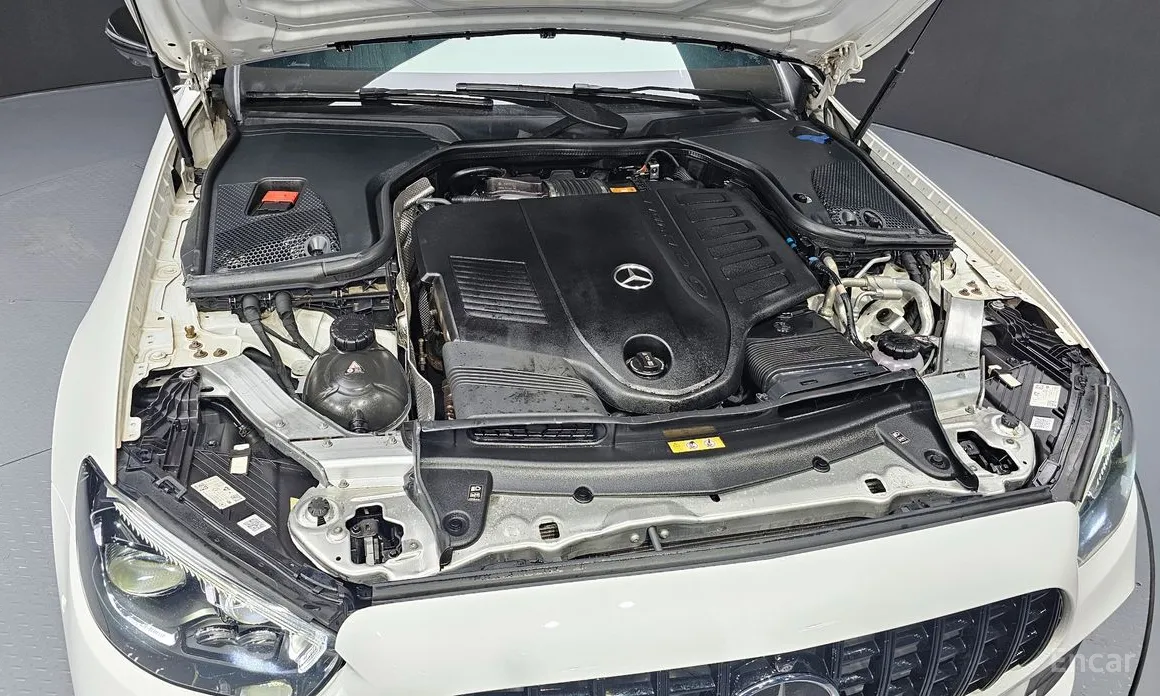 Фото 6 - Mercedes-Benz E-Class