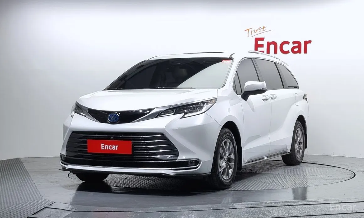 Фото 1 - Toyota Sienna