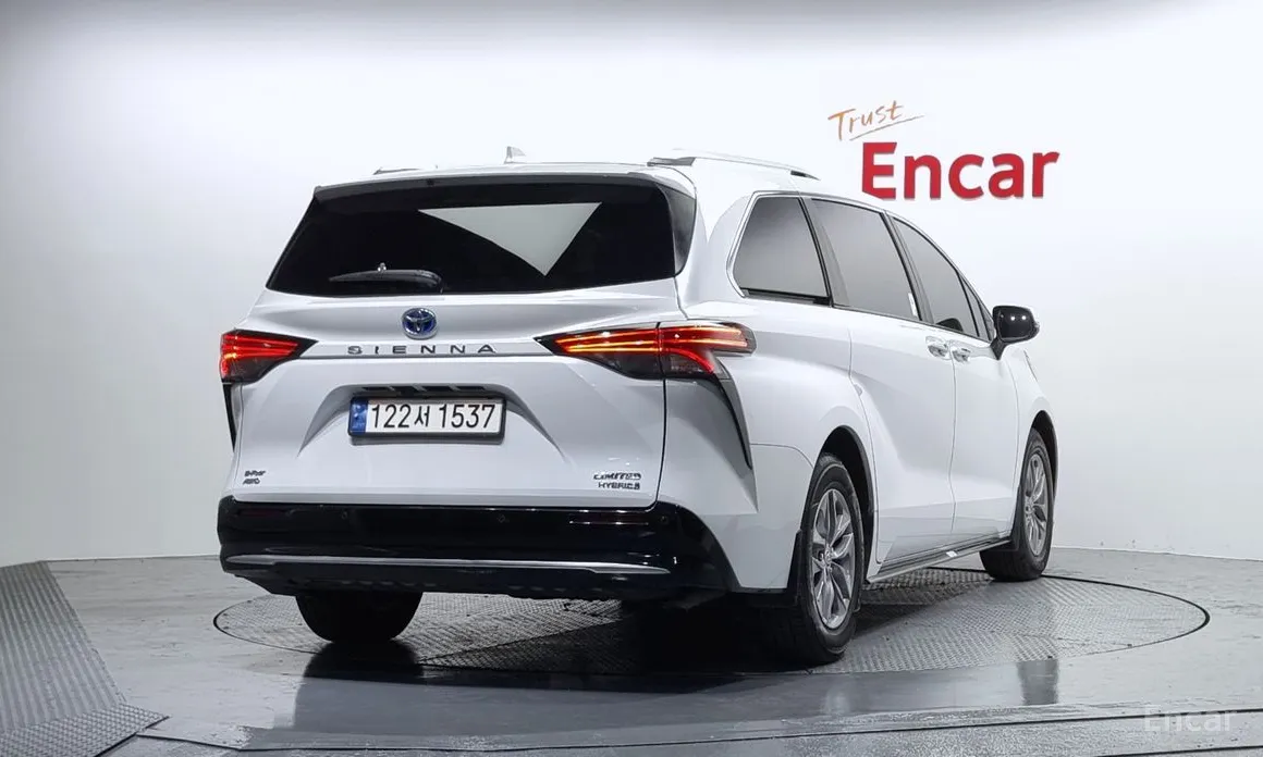 Фото 2 - Toyota Sienna