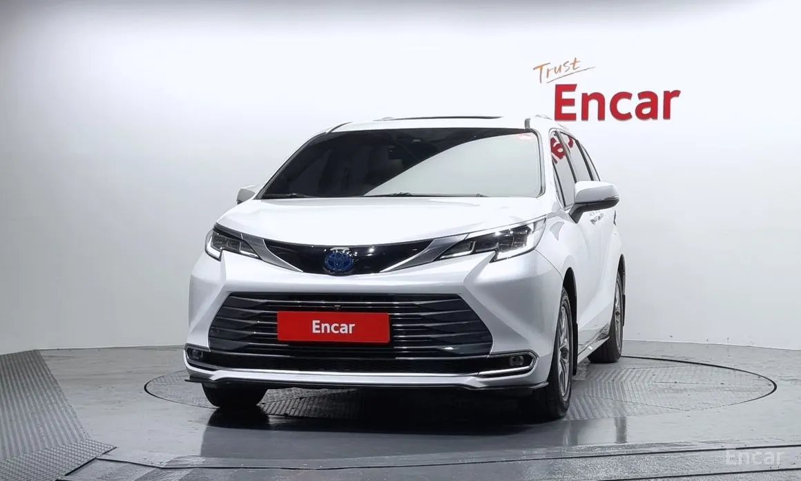 Фото 3 - Toyota Sienna