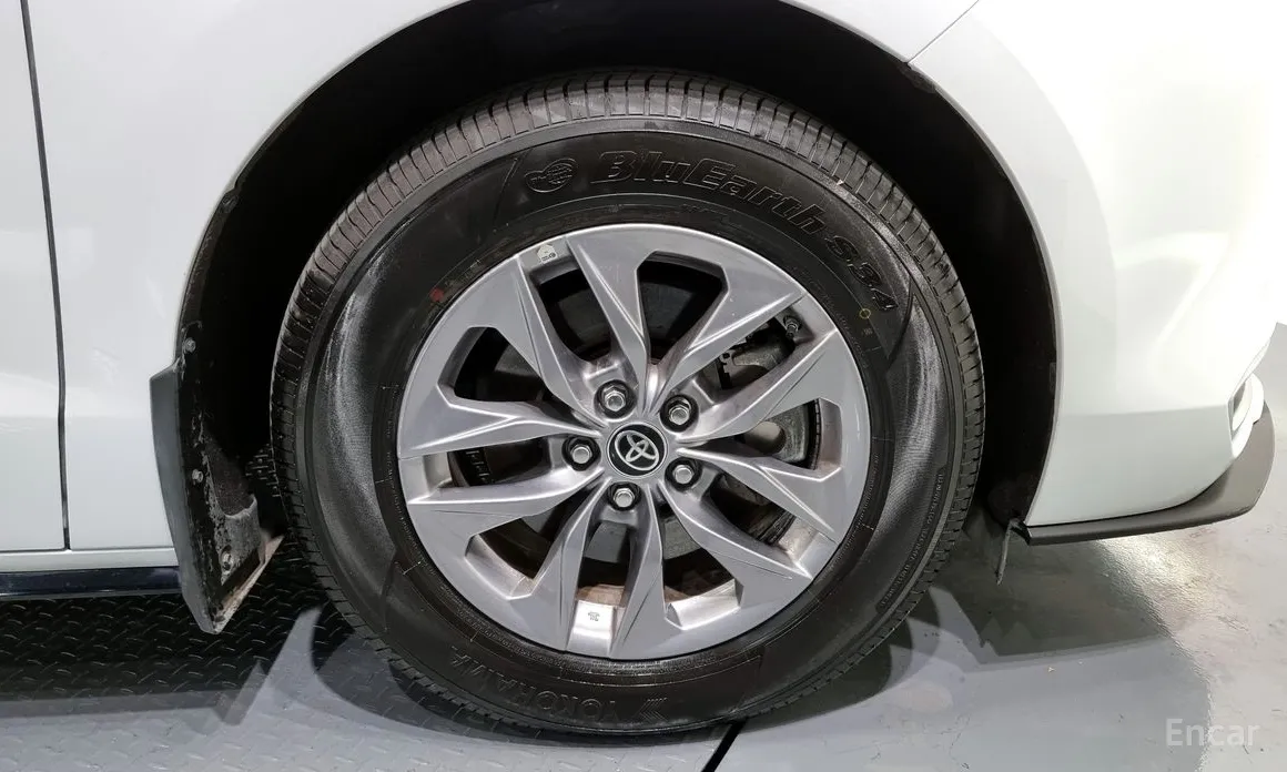 Фото 5 - Toyota Sienna