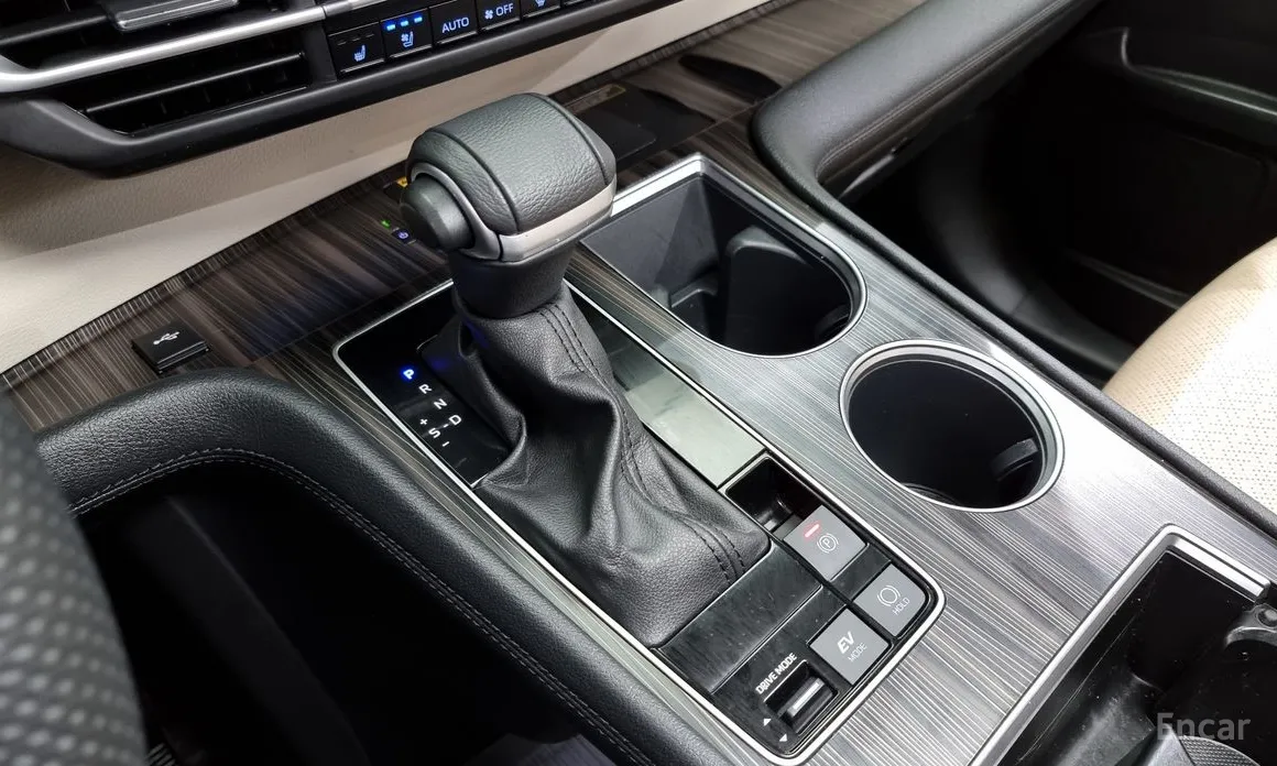 Фото 9 - Toyota Sienna