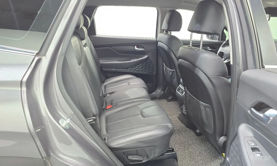 Фото 12 - Hyundai Santa Fe