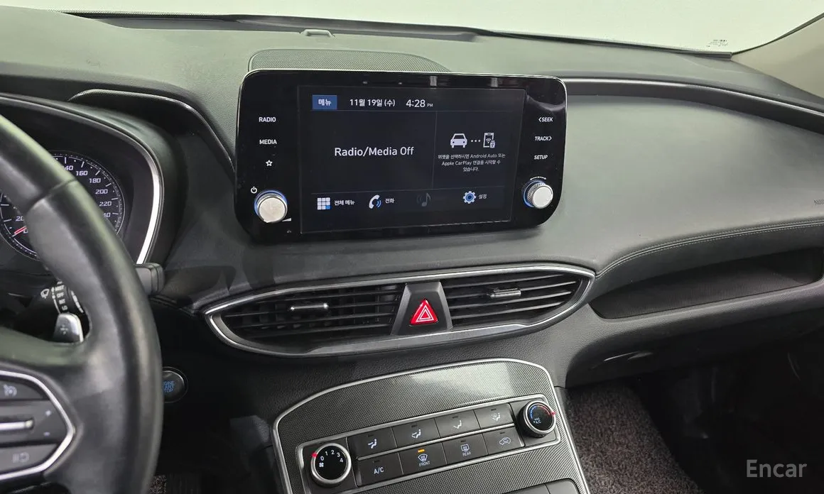 Фото 14 - Hyundai Santa Fe