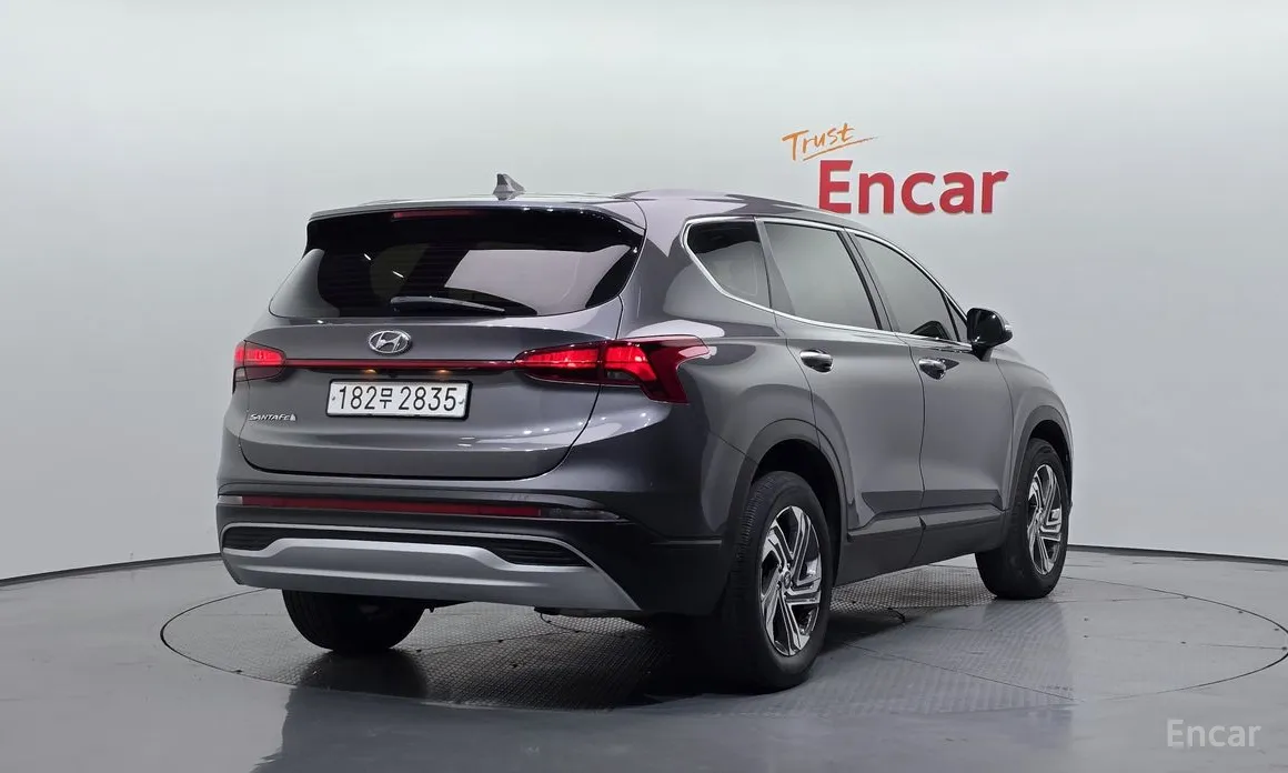 Фото 2 - Hyundai Santa Fe