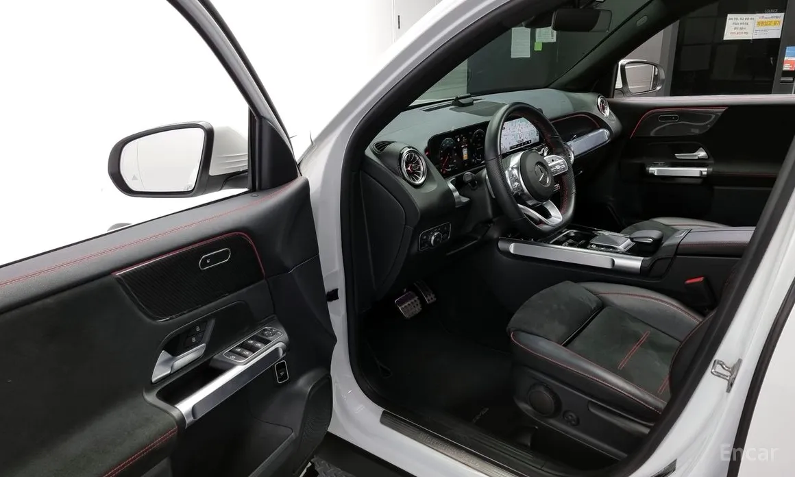 Фото 10 - Mercedes-Benz GLB-Class