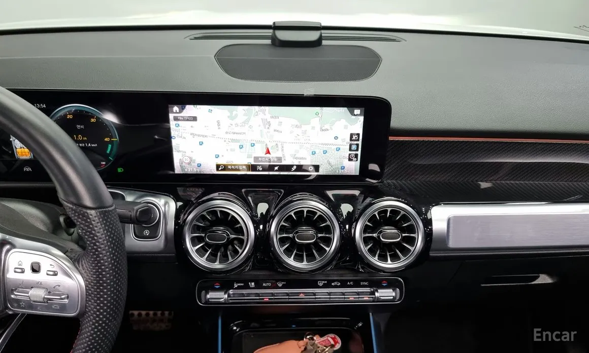 Фото 14 - Mercedes-Benz GLB-Class