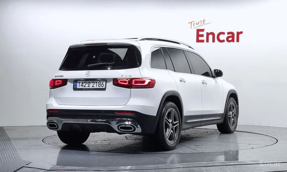 Фото 2 - Mercedes-Benz GLB-Class