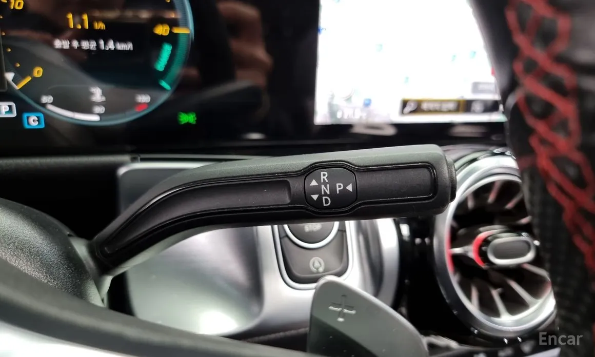 Фото 9 - Mercedes-Benz GLB-Class