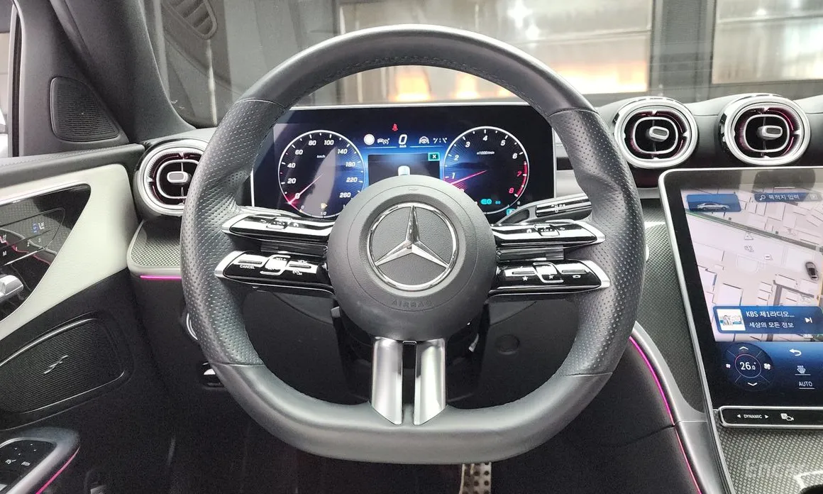 Фото 13 - Mercedes-Benz C-Class