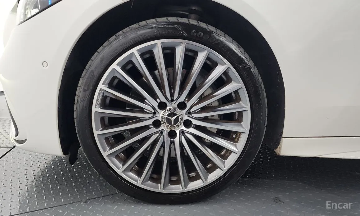 Фото 5 - Mercedes-Benz C-Class