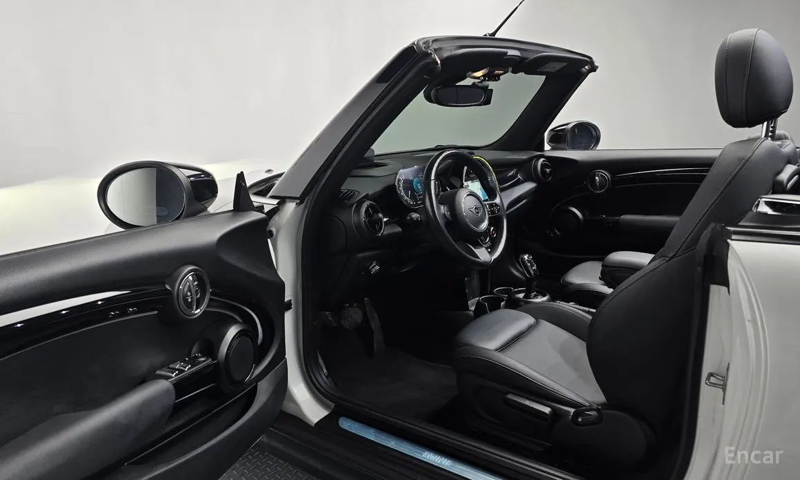 Фото 10 - Mini Cooper Convertible