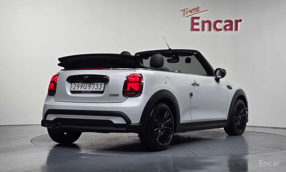Фото 2 - Mini Cooper Convertible