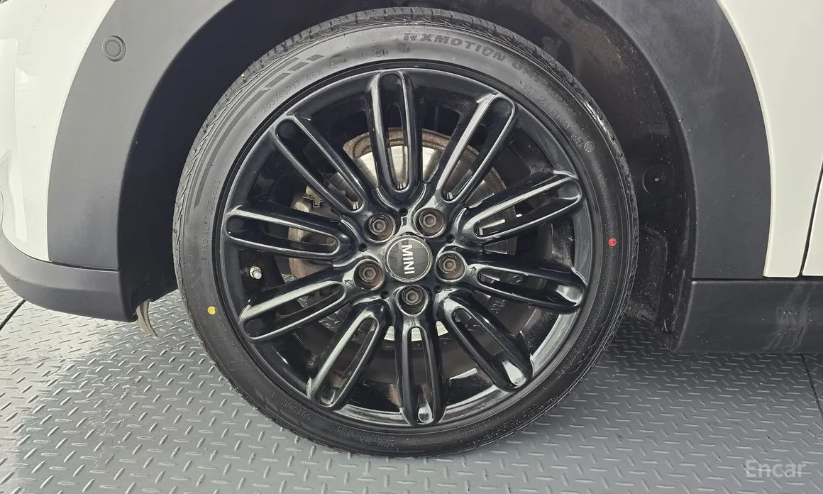 Фото 5 - Mini Cooper Convertible