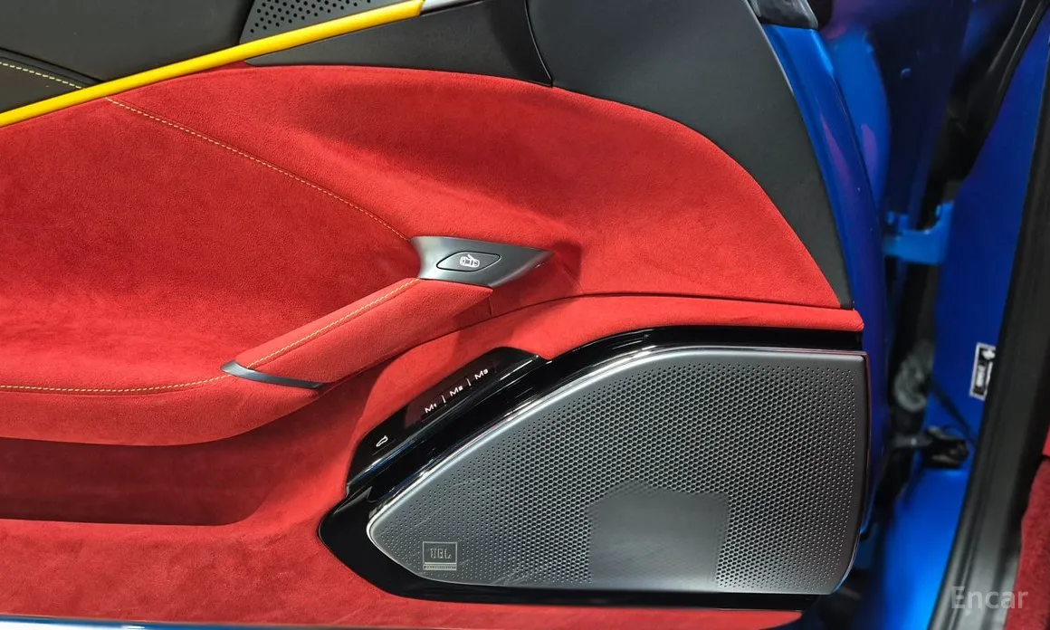 Фото 11 - Ferrari Roma