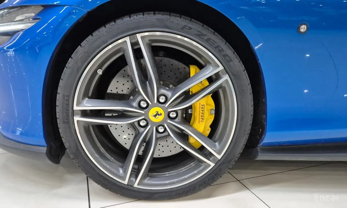 Фото 18 - Ferrari Roma