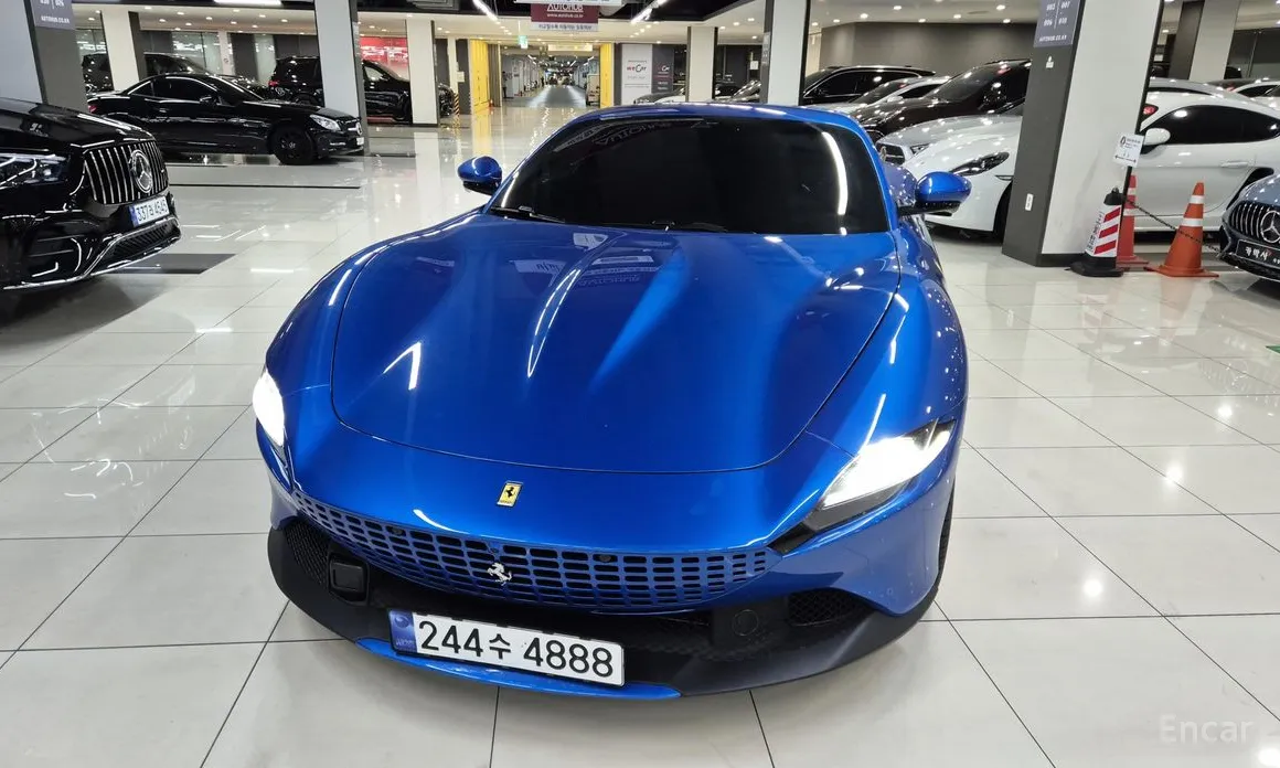 Фото 2 - Ferrari Roma